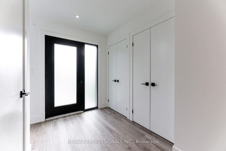 Property Photo: 38 Thirty Third Street Grdnsuite ON M8W 3H1