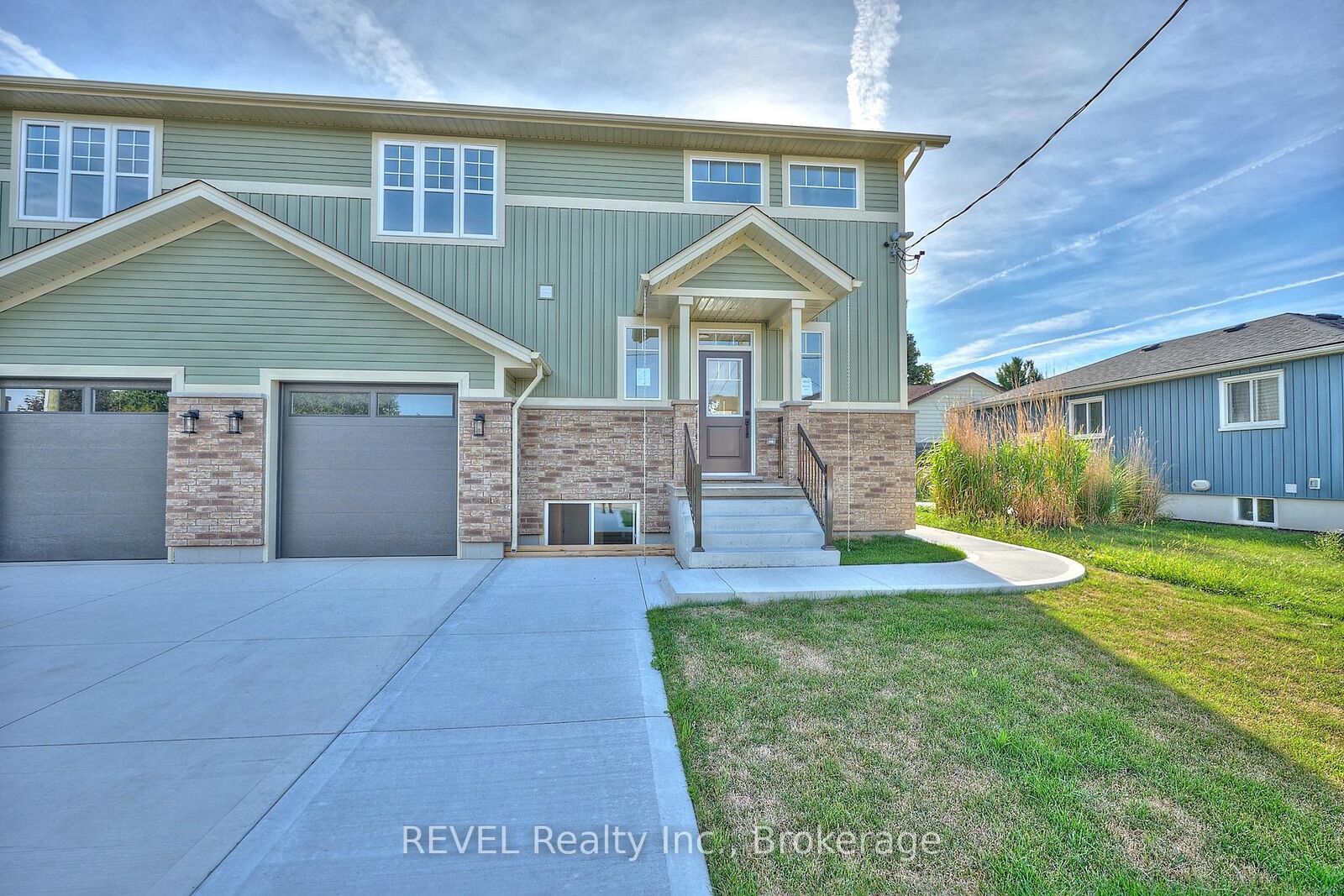 Property Photo:  4652 Belfast Avenue Upper Unit  ON L2E 4G3 