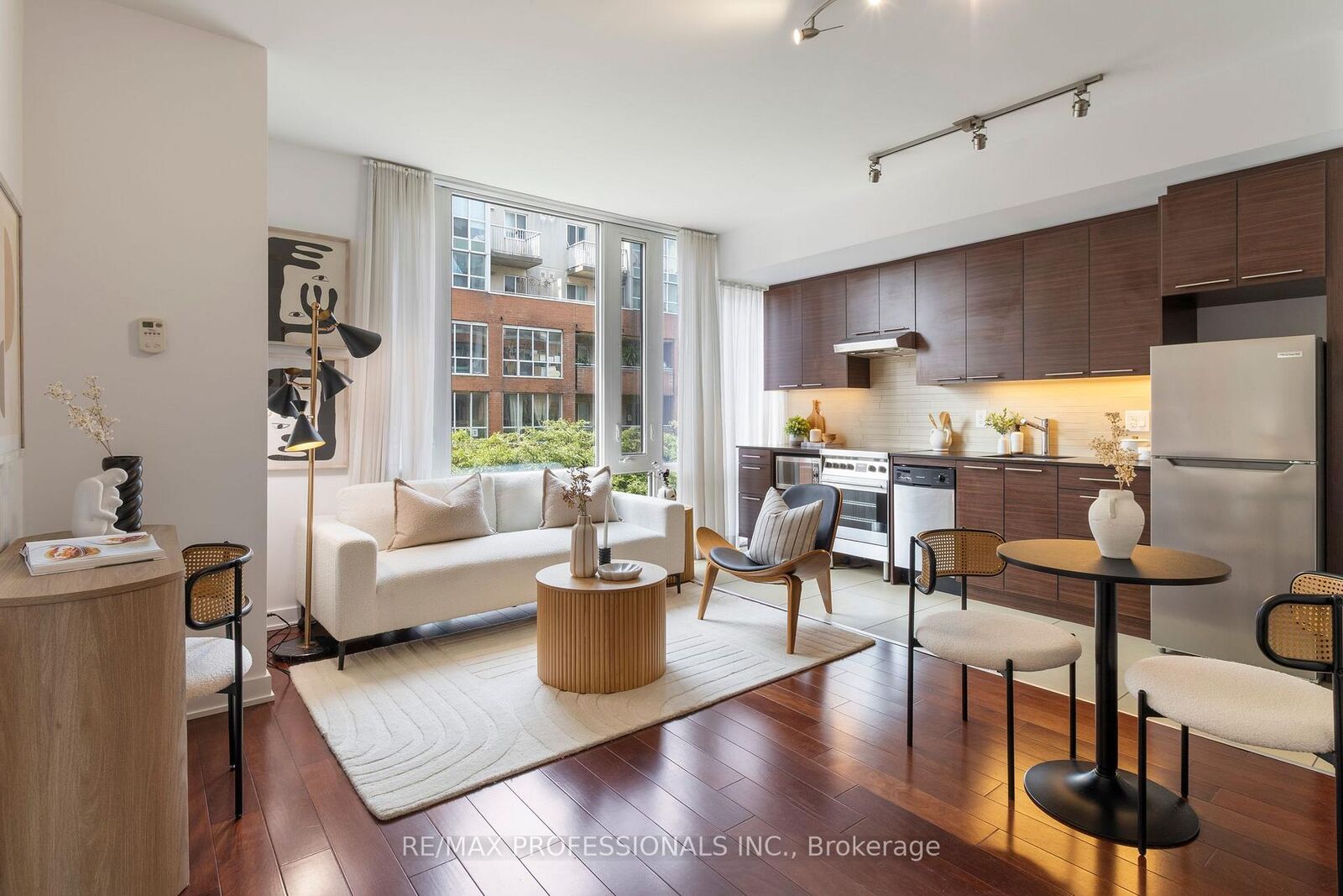 Property Photo: 3 Market Street 422 ON M5E 0A3