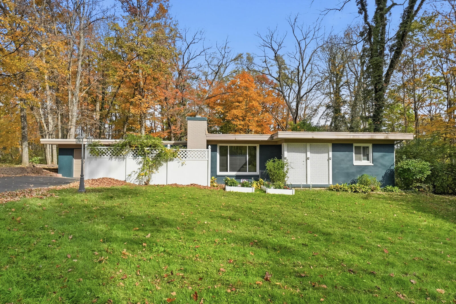 Property Photo:  2736 Elm Drive  OH 45504 