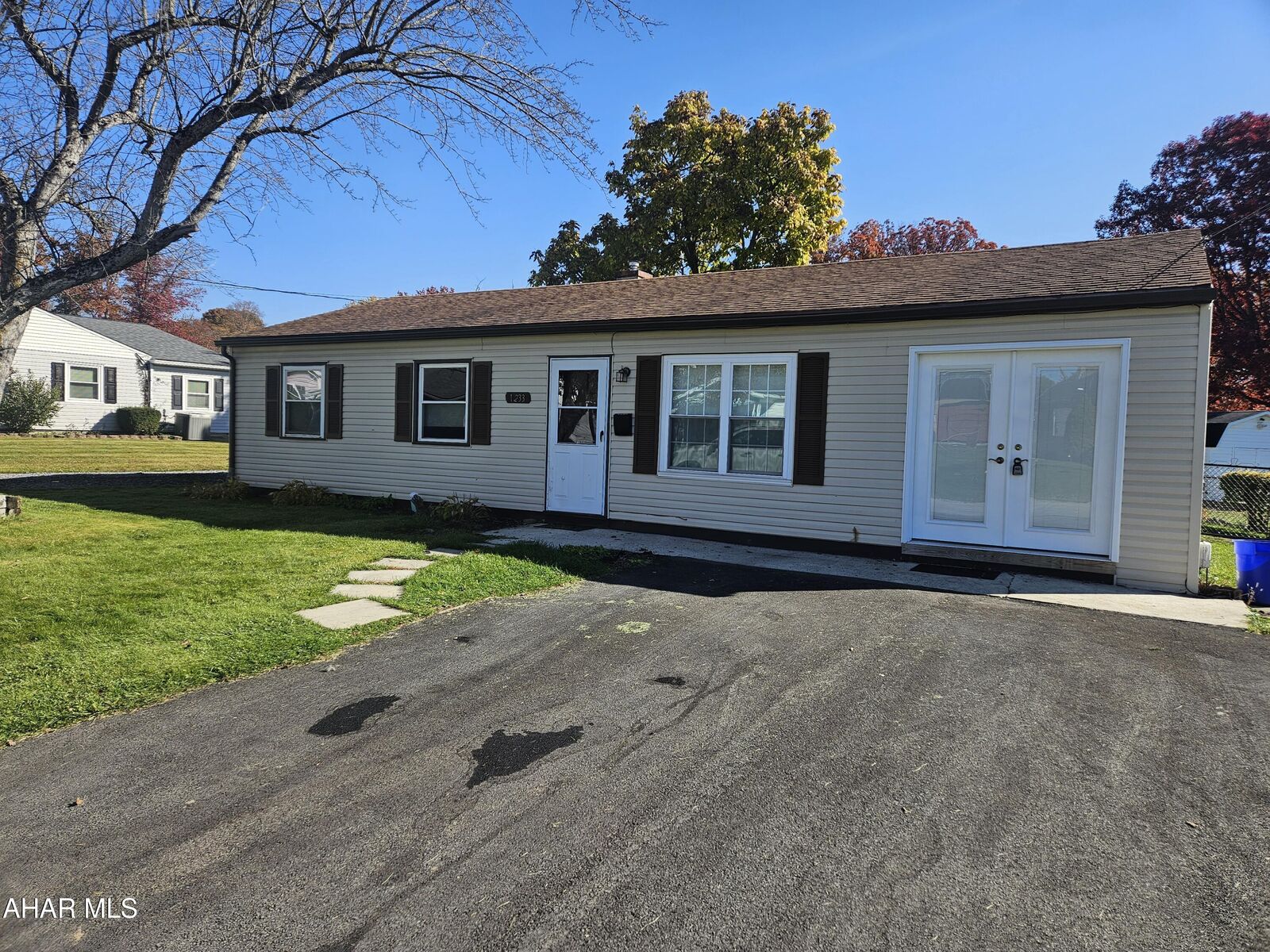 Property Photo: 1233 Jordan Drive PA 15904