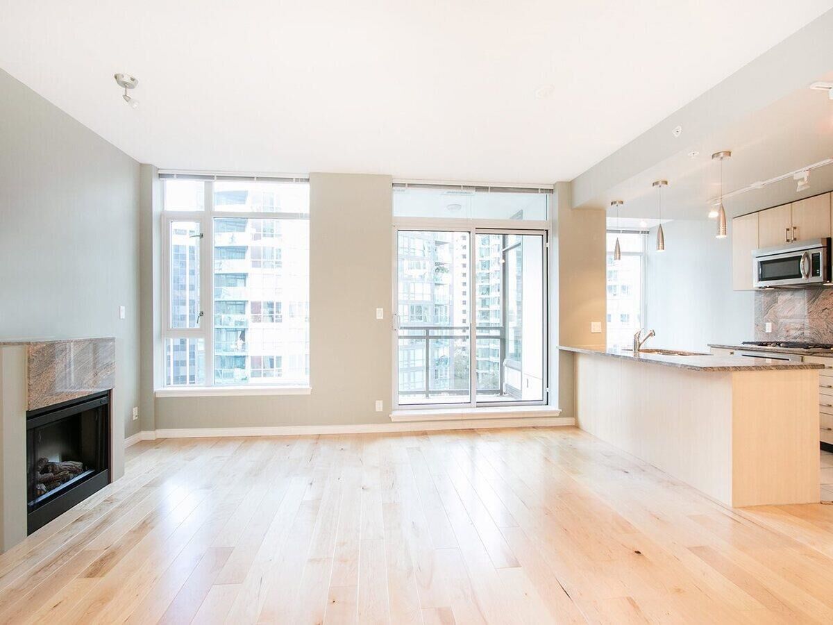 Property Photo:  1211 Melville Street 1601  BC V6E 0A7 