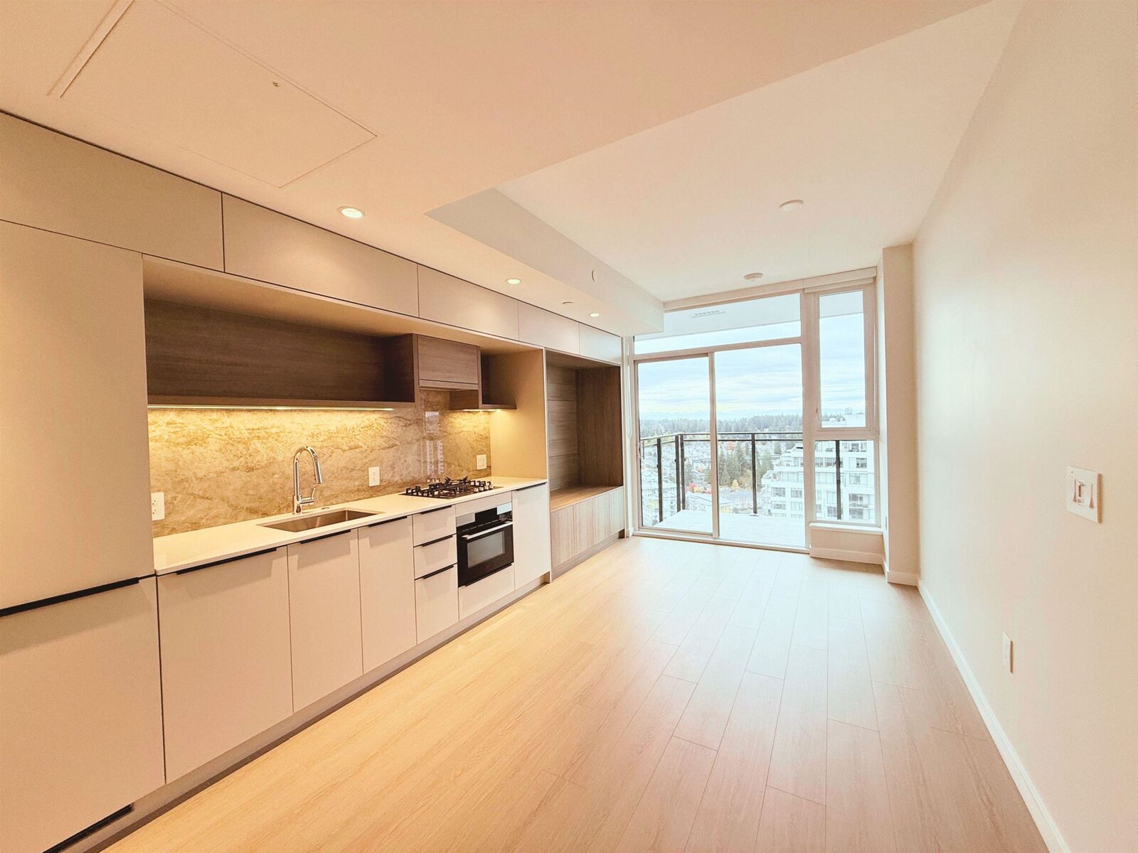Property Photo:  612 Elmwood Street 2810  BC V3J 0W1 