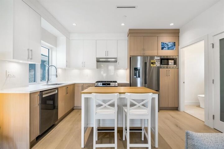 Property Photo:  366 E 64 Avenue  BC V5X 2M7 
