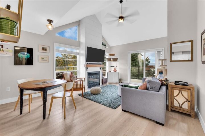 Property Photo: 33150 4th Avenue 305 BC V2V 7A3