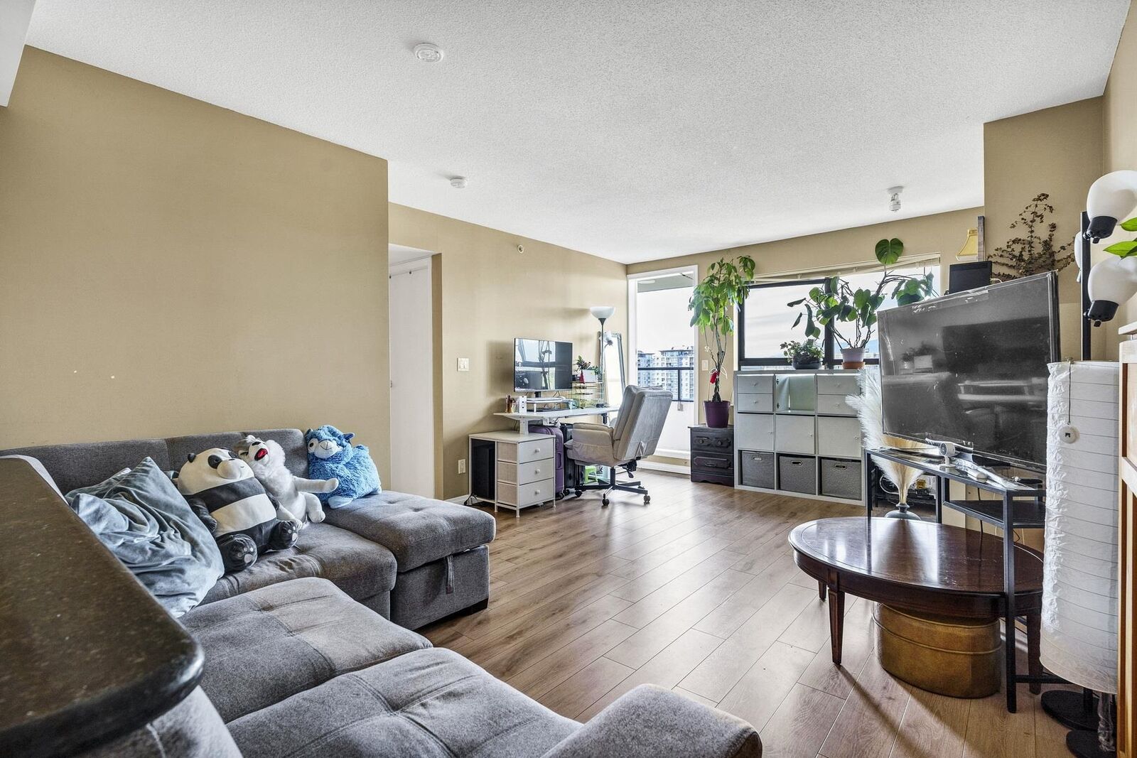 Property Photo:  6611 Cooney Road 1303  BC V6Y 4C5 