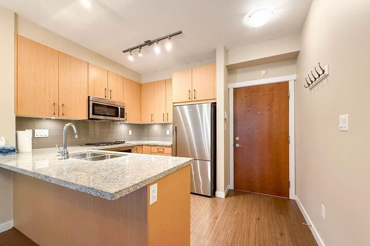 Property Photo:  119 W 22nd 108  BC V7M 0B4 