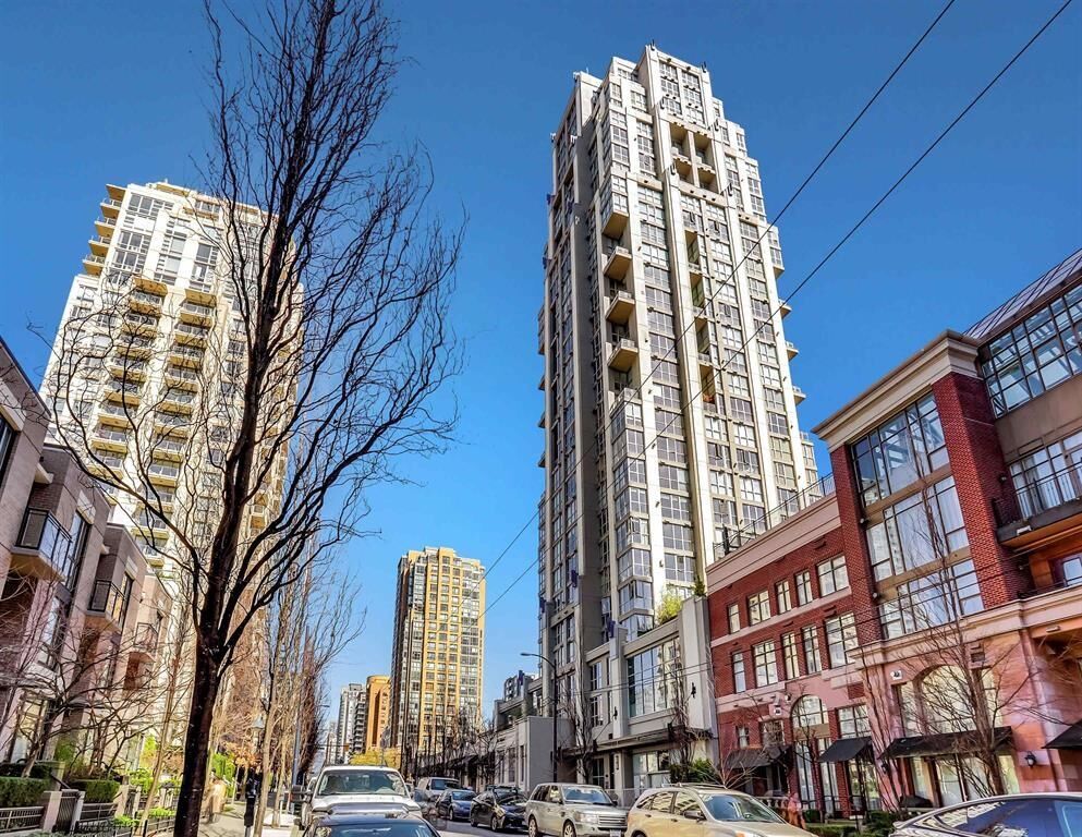 Property Photo:  1238 Richards Street 1808  BC V6B 6M6 