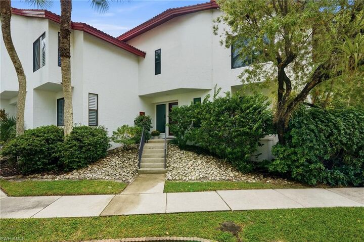 Property Photo:  962 8th Ave S  FL 34102 