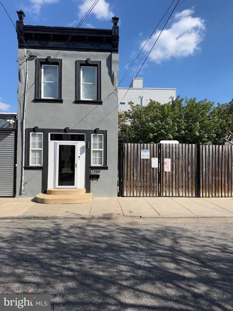 Property Photo:  2259 E William Street E  PA 19134 
