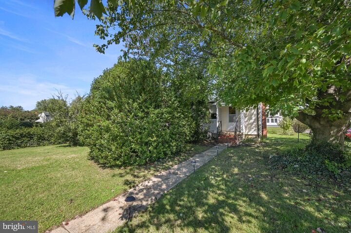 Property Photo: 34 N Edgehill Avenue DE 19901