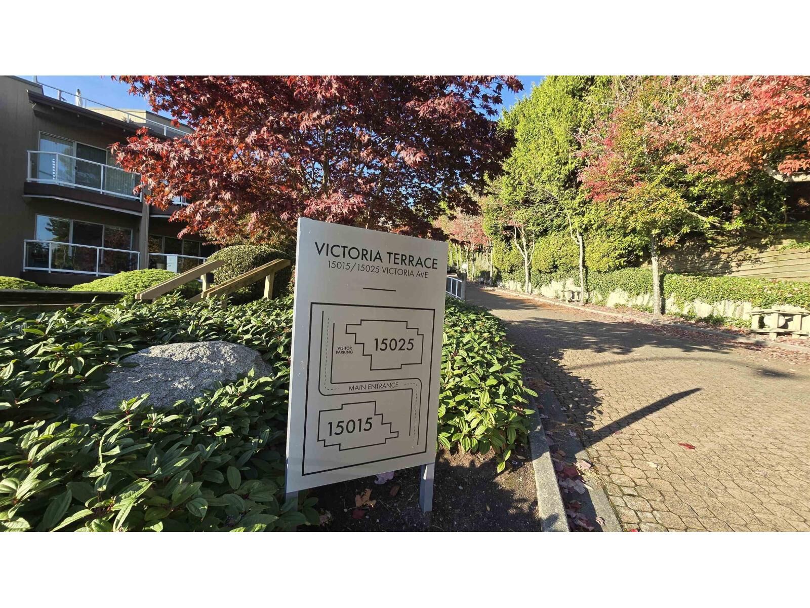 Property Photo:  15025 Victoria Avenue 401  BC V4B 1G2 