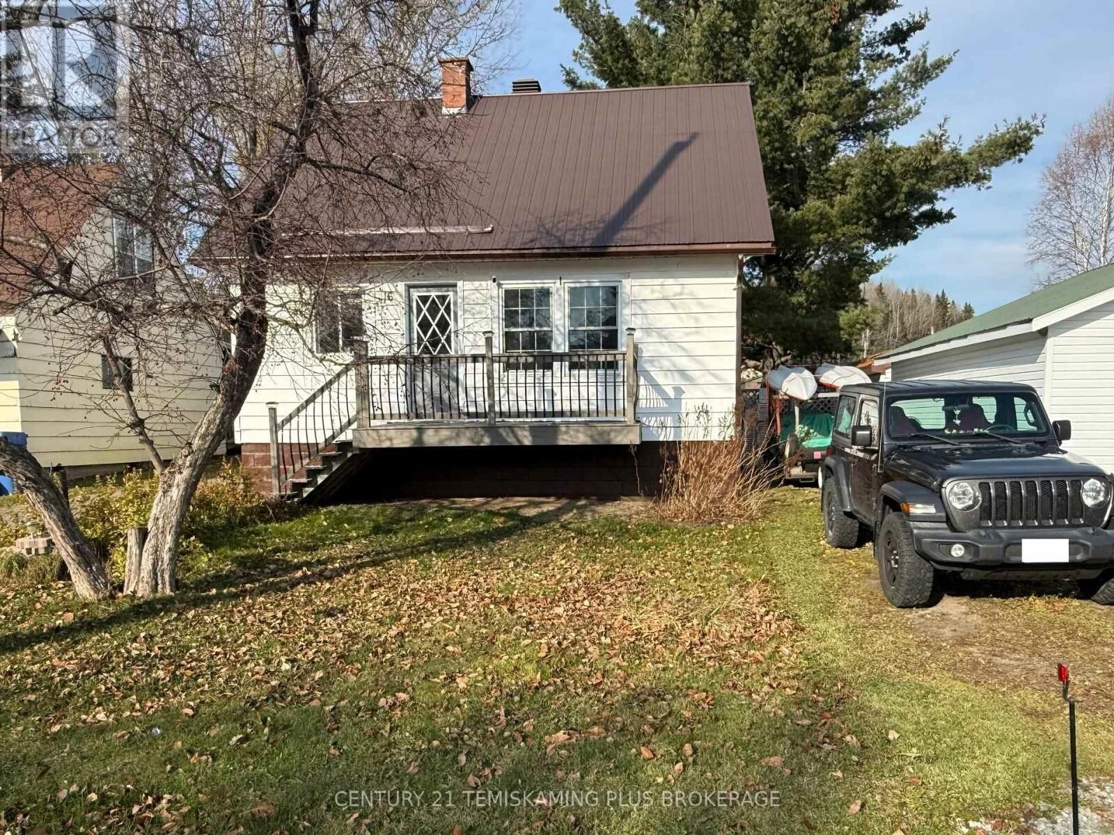 Property Photo:  16 Third Avenue  ON P0K 1L0 