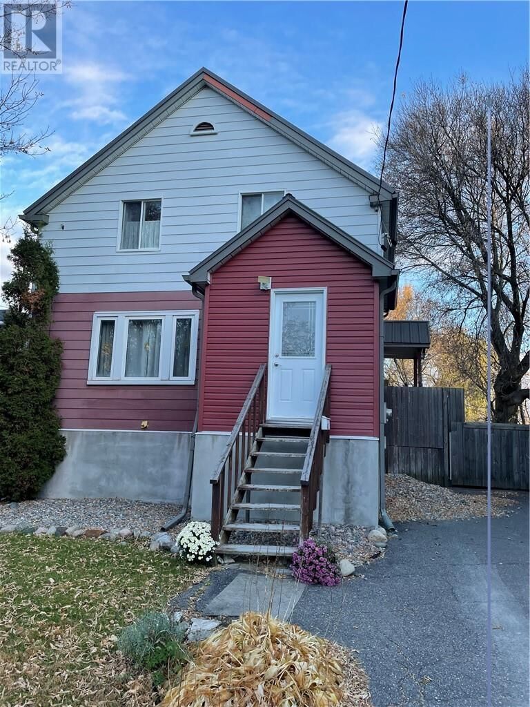 Property Photo:  410 Ash Street  ON P3C 2A1 