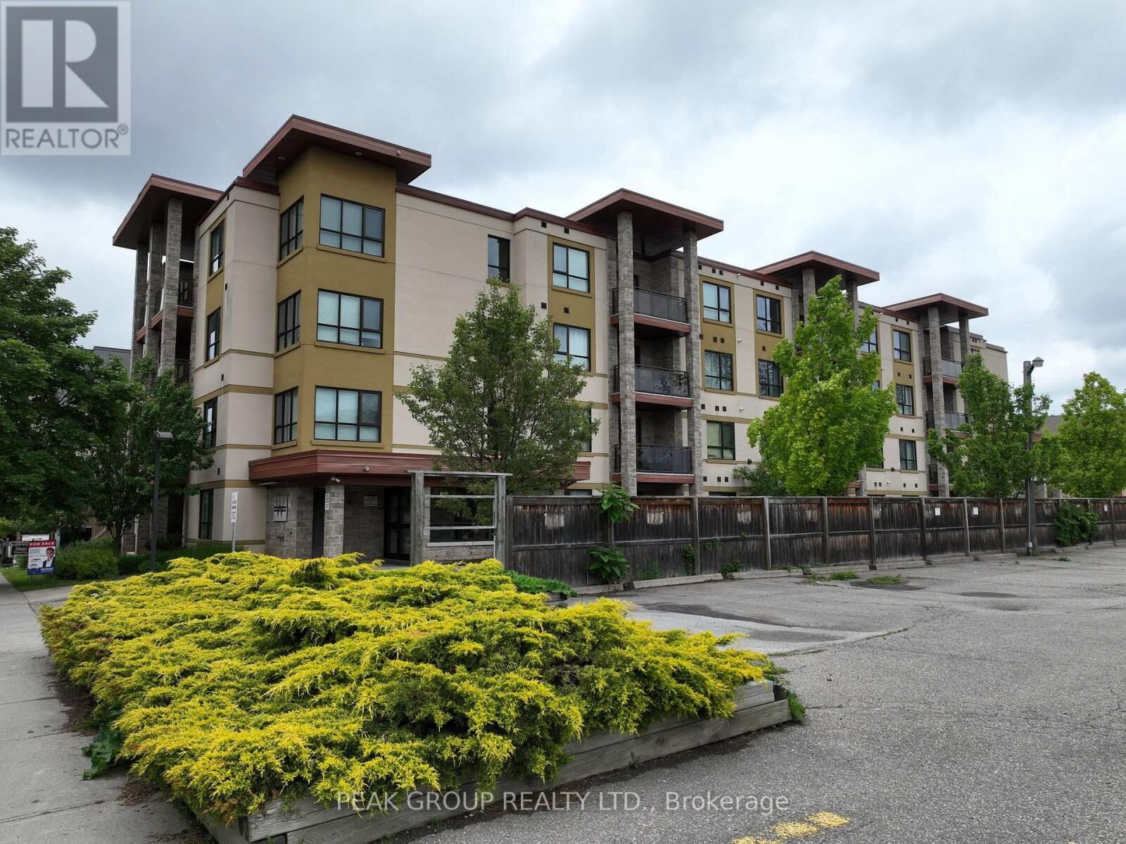 Property Photo: 26 Wellington Street 106 ON L2R 5P8