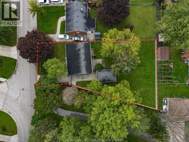 Property Photo: 1109 Parkview Avenue ON N8S 2X8