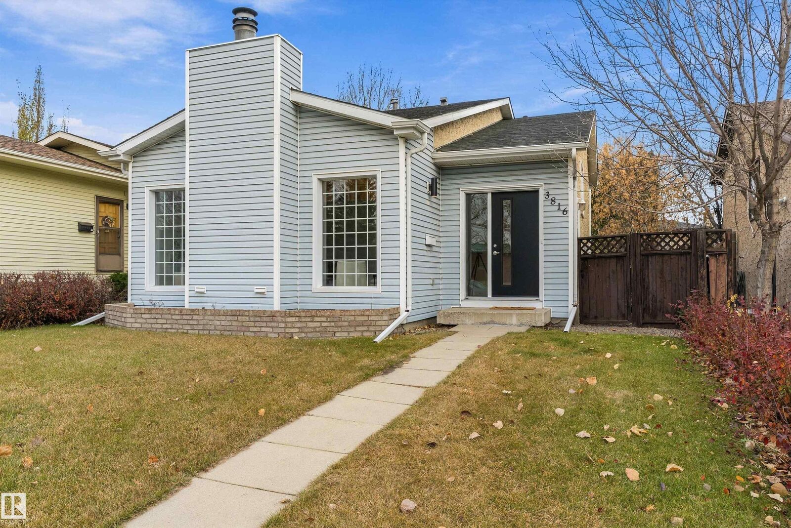 Property Photo:  3816 41 Avenue NW  AB T6L 5M4 