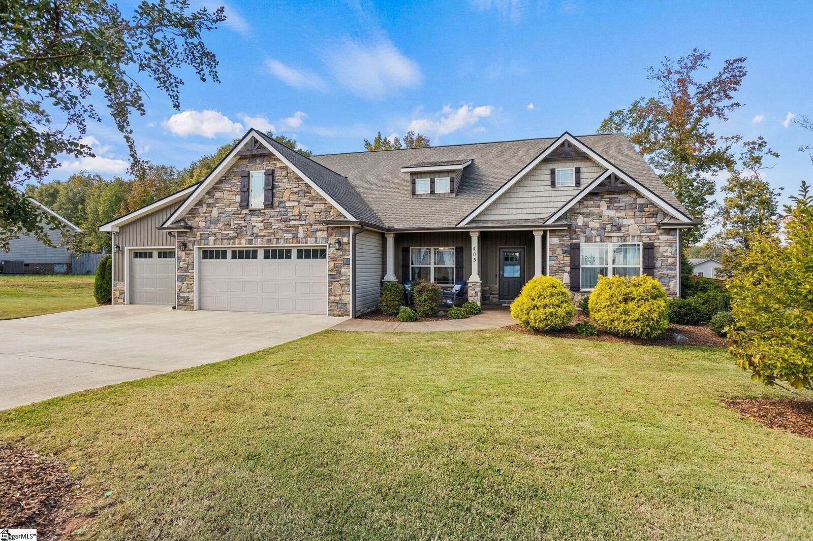 Property Photo:  405 Saddlers Run  SC 29323 