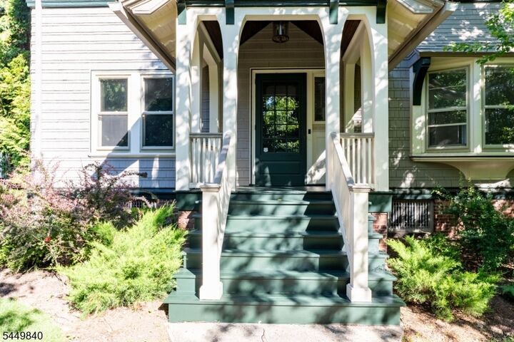 Property Photo:  409 Hillside Pl  NJ 07079 