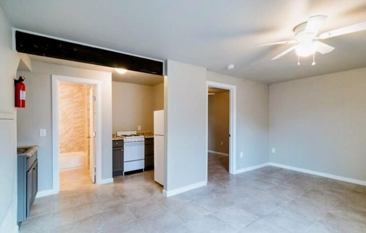 Property Photo: 5327 Bell Street 1 TX 77023