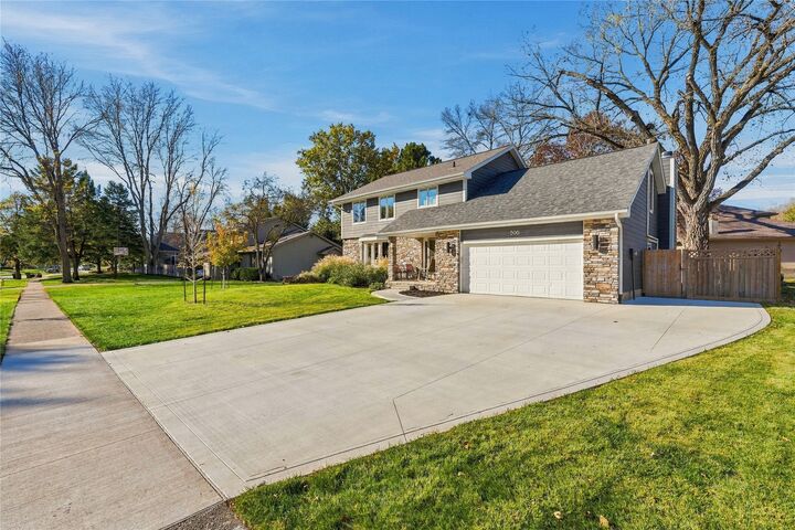 Property Photo:  506 46th Street  IA 50265 