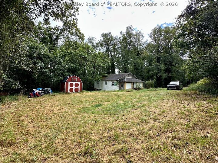 Property Photo:  2098 Northview Drive  WV 25311 