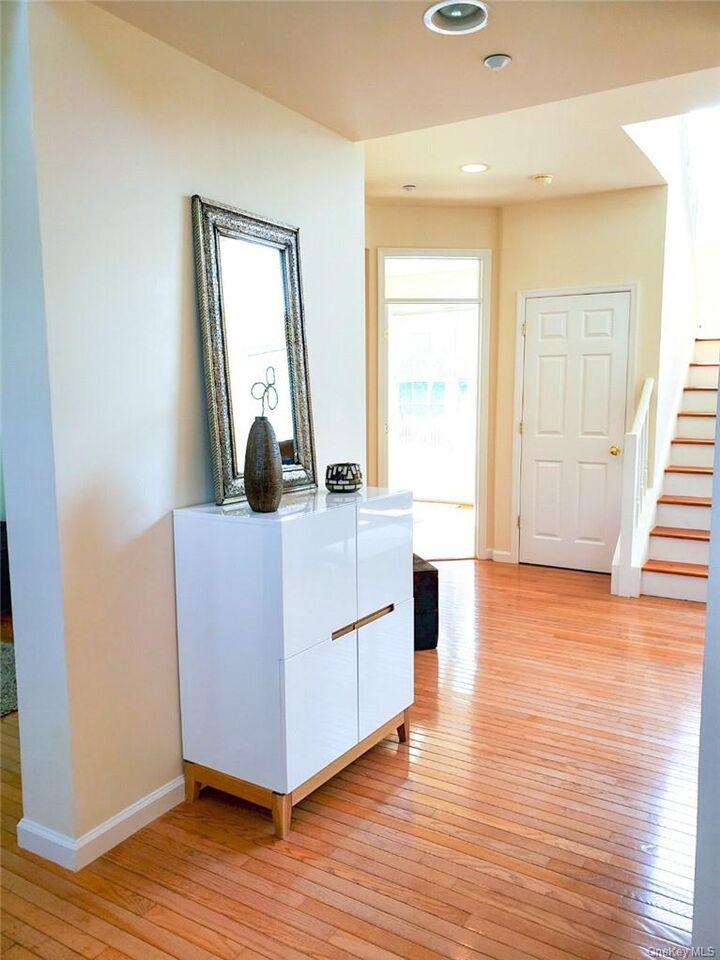 Property Photo: 99 Amity Court NY 10603