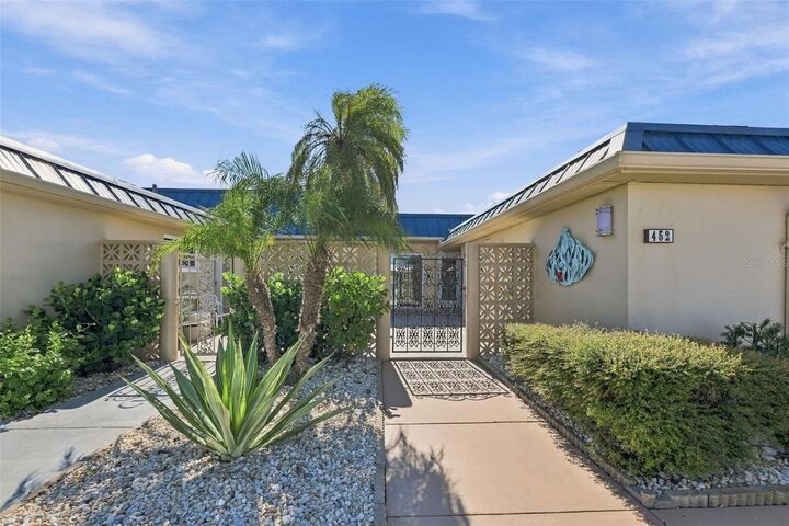Property Photo:  452 Boca Ciega Point Boulevard S  FL 33708 