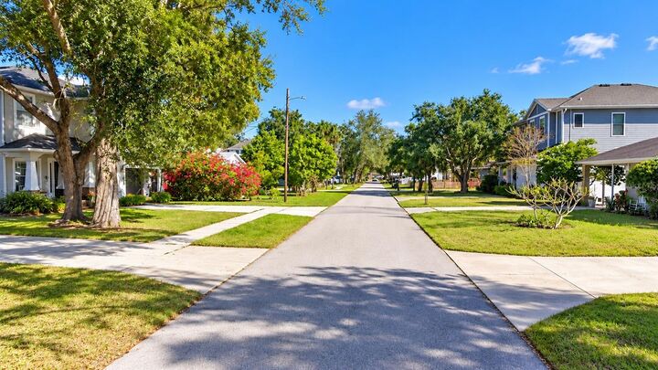 Property Photo: 3204 W Cherokee Avenue FL 33611