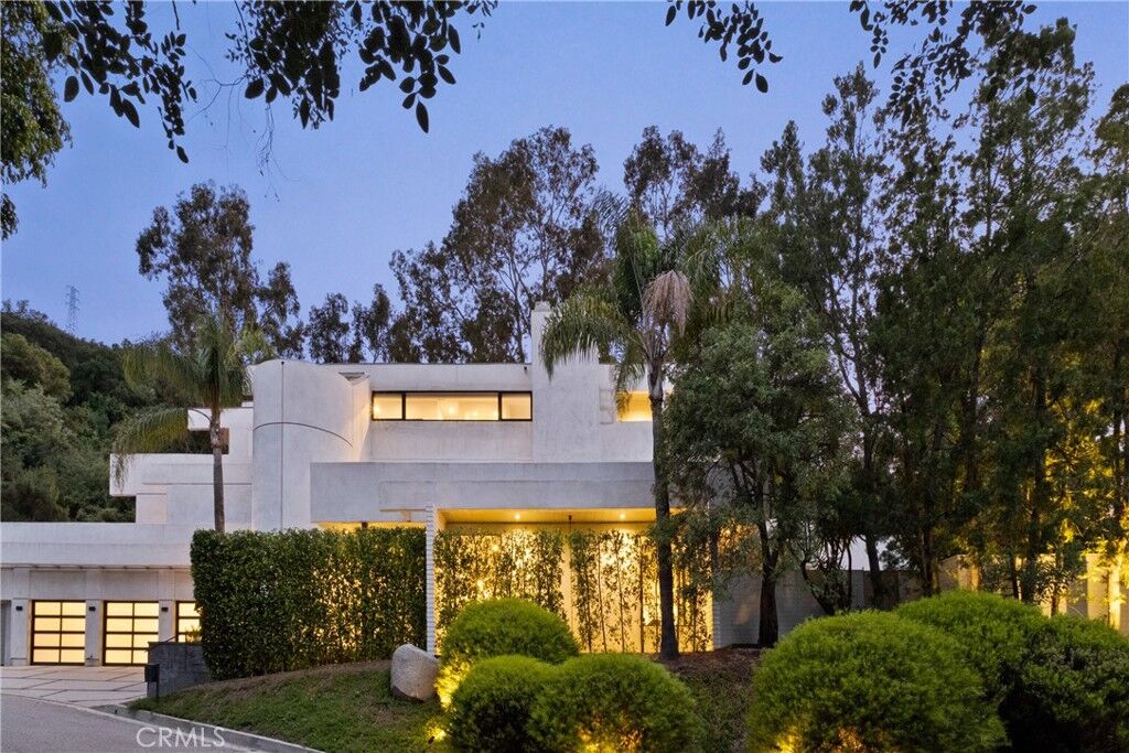 Property Photo:  11210 Briarcliff Lane  CA 91604 