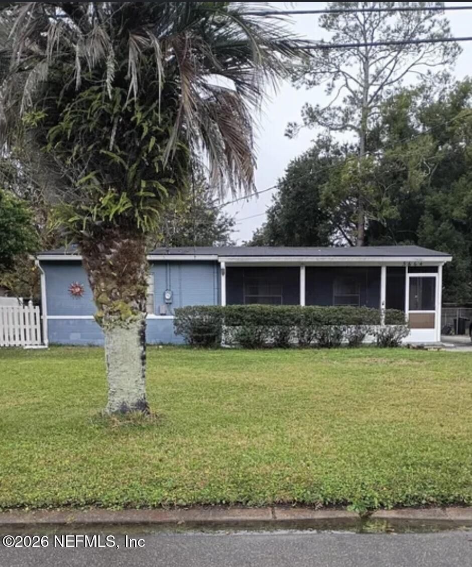 Property Photo: 3664 Mimosa Drive FL 32207