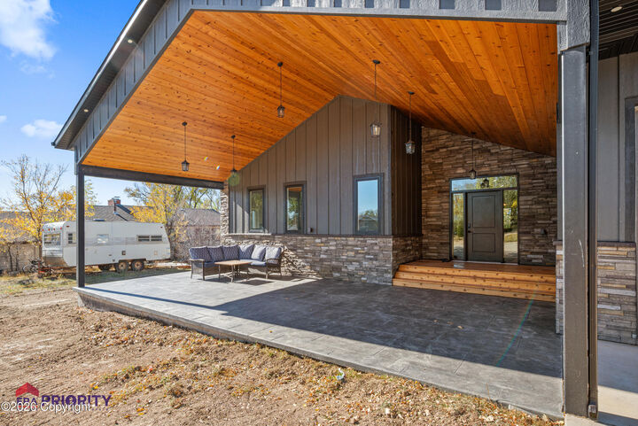 Property Photo:  404 Cheyenne St -  WY 82721 