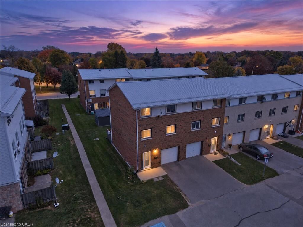 Property Photo: 129 Concession Street E 35 ON N4G 4N4