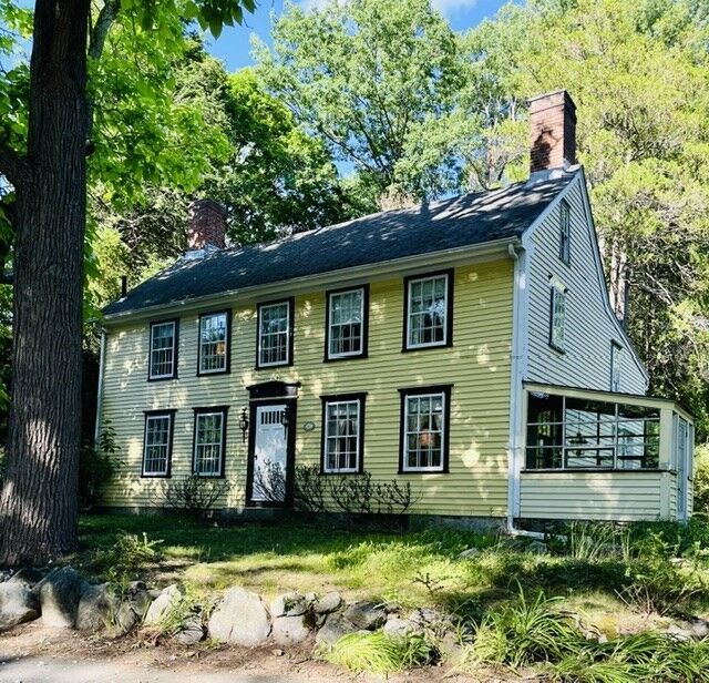 Property Photo:  82 Porter Rd  MA 01810 
