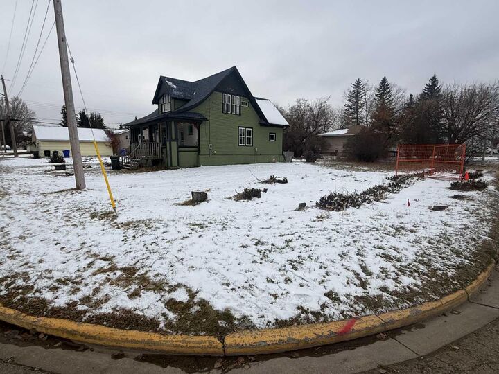 Property Photo:  5102 48 Avenue  AB T4H 1E7 