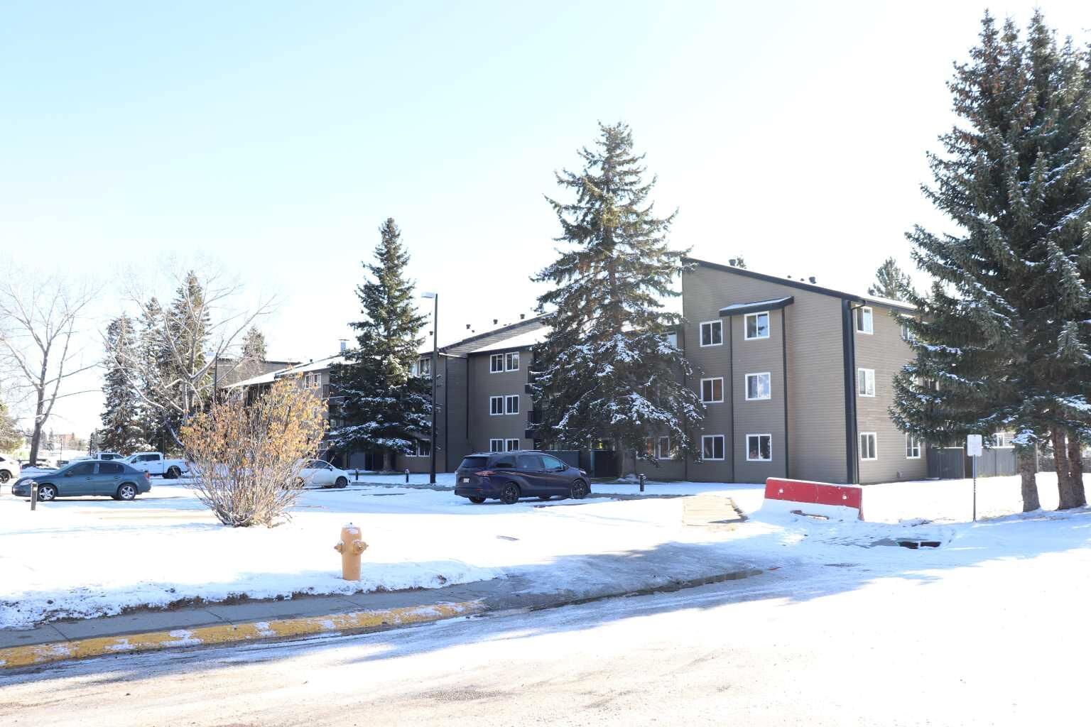 Property Photo:  5611 9 Avenue 201B  AB T7E 1R5 