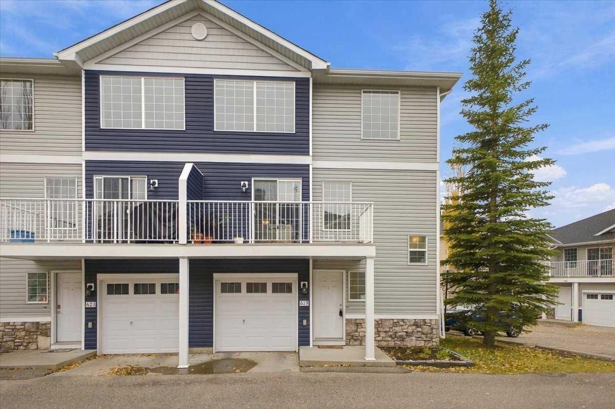 Property Photo:  619 Country Village Cape NE  AB T3K 6E1 