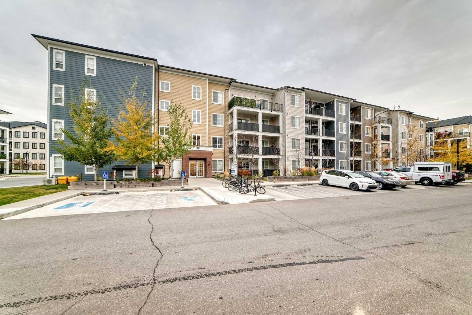 Property Photo:  151 Legacy Main Street SE 5207  AB T2Z 4A4 