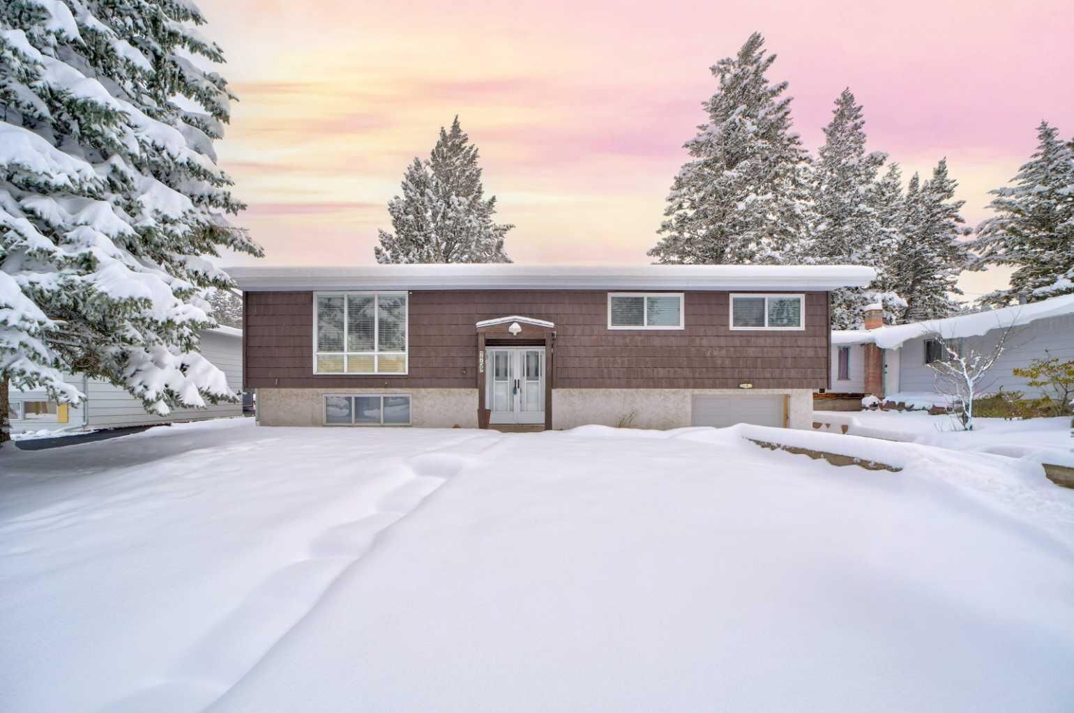 Property Photo:  7709 29th Avenue  AB T0K 0M0 