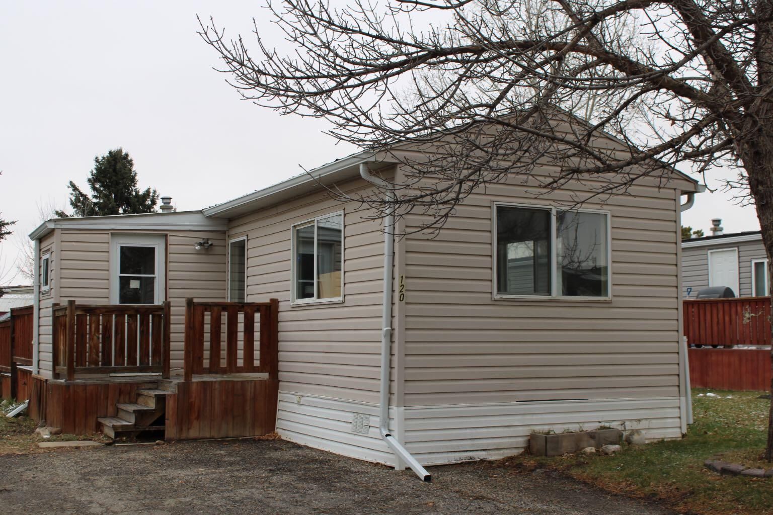 Property Photo:  120 Sunset Way  AB T1V 1J4 
