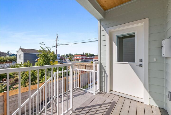 Property Photo:  2509  Peabody Street  WA 98225 