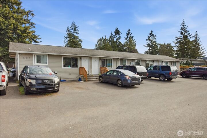 Property Photo: 21902 84th Avenue S WA 98032