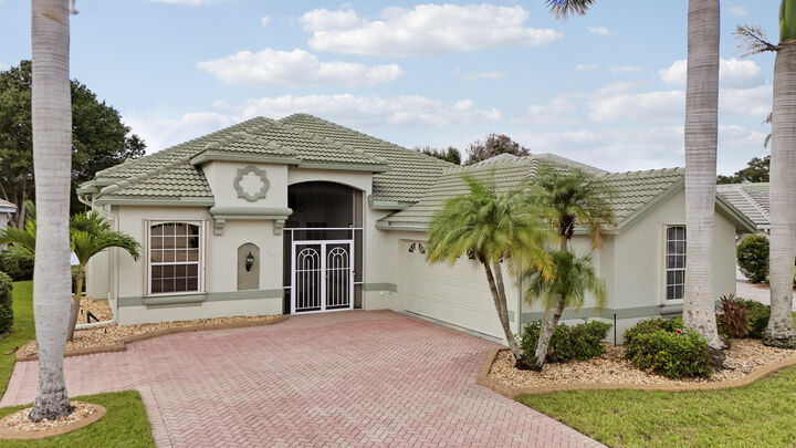 Property Photo: 636 SW Lake Charles Circle FL 34986
