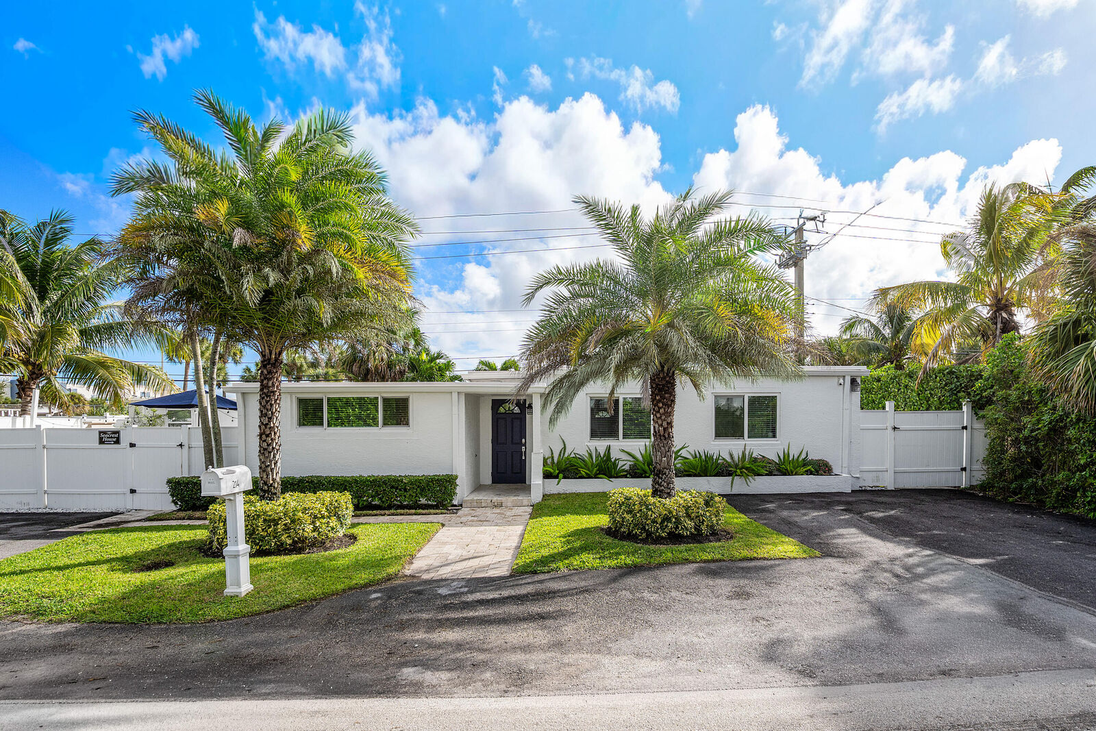Property Photo: 214 Seacrest Lane FL 33444