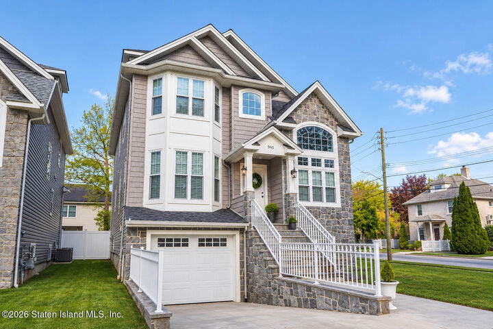 Property Photo:  945 Ionia Avenue  NY 10309 