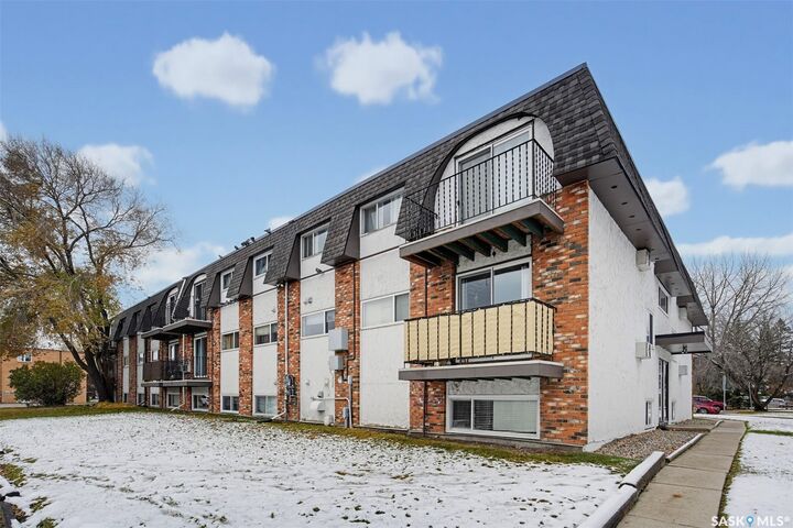 Property Photo:  3625 Chaben Place 15  SK S7H 4E9 