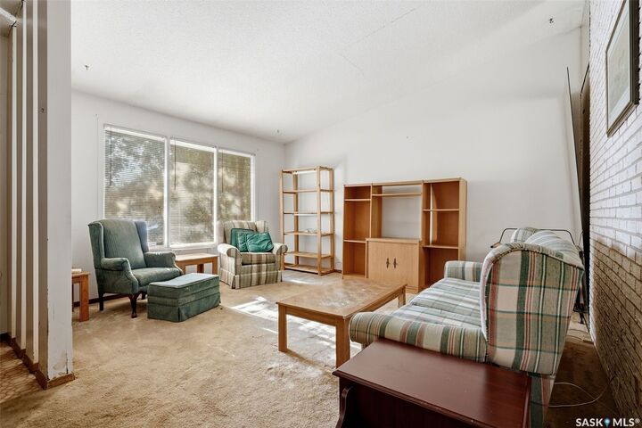 Property Photo: 15 Clermont Crescent SK S4N 4T5