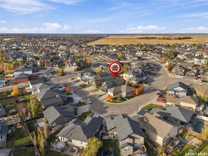 Property Photo:  114 Stefaniuk Crescent  SK S7W 0H6 