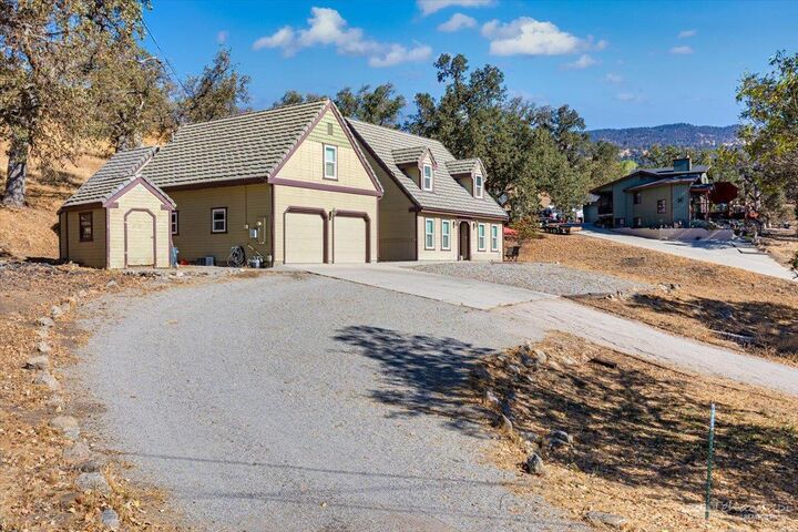 Property Photo:  30151 Garces Court  CA 93561 