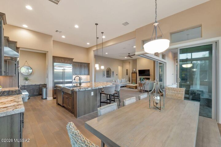 Property Photo:  505 W Echo Point Place  AZ 85755 